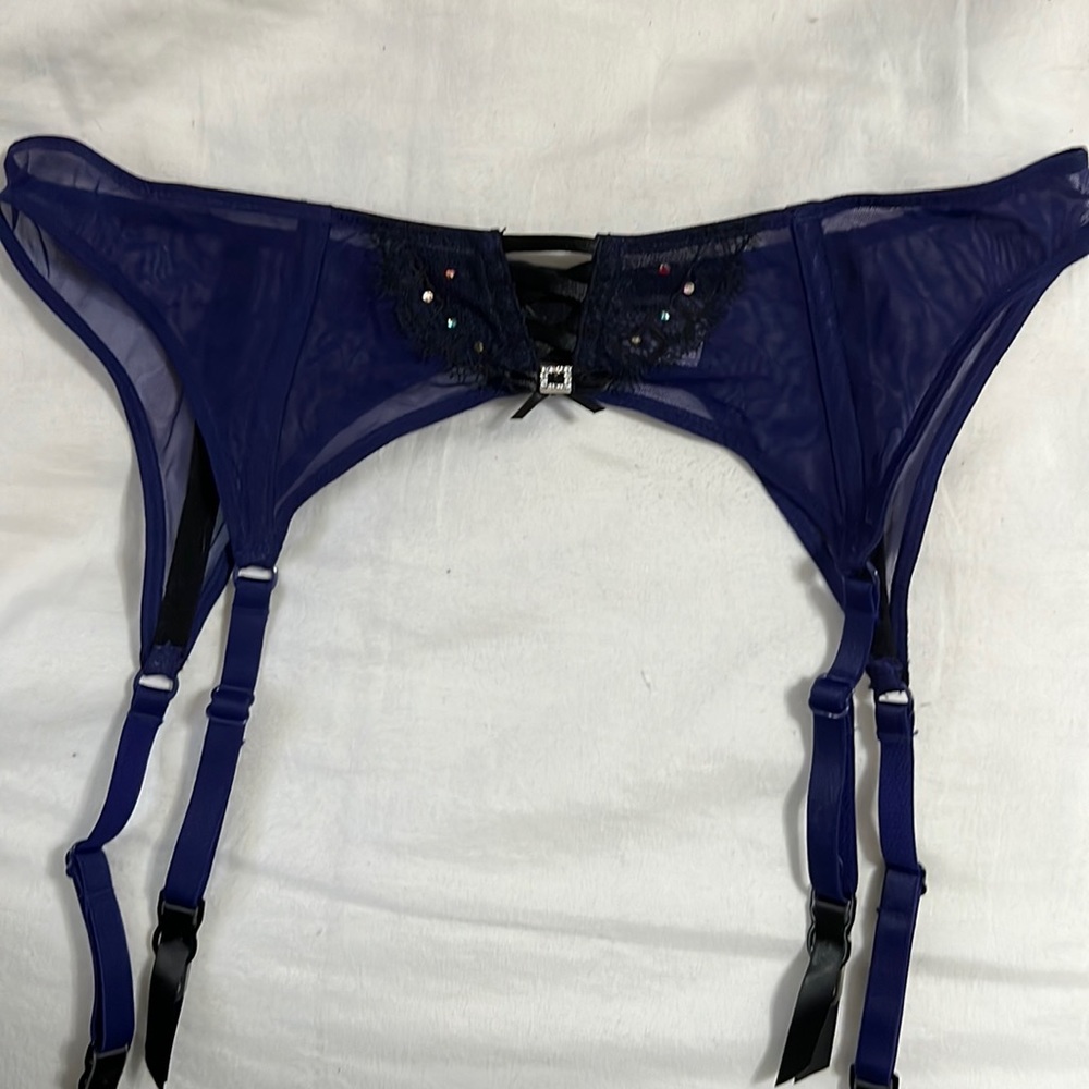 Indigo garter